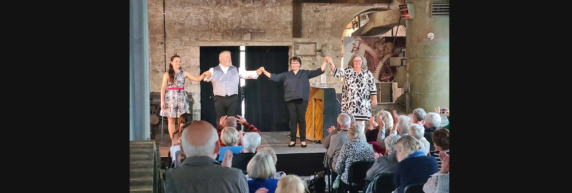 Großes "Musiktheater" mitten auf dem Land Großes "Musiktheater" mitten auf dem Land